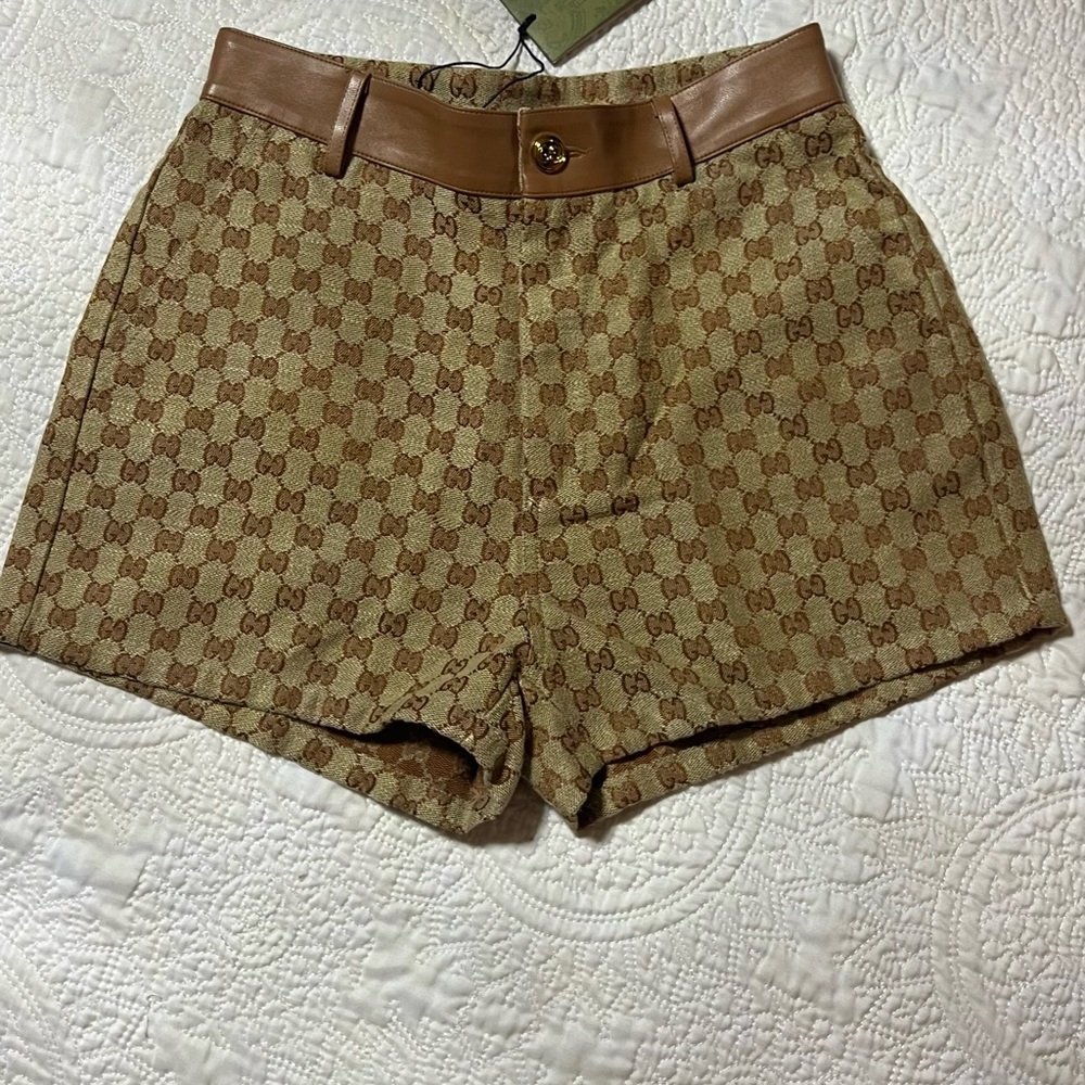 Women’s Gucci shorts Size Large size 8  small waist